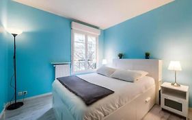 Disney Shopping Center - Hôte BNB